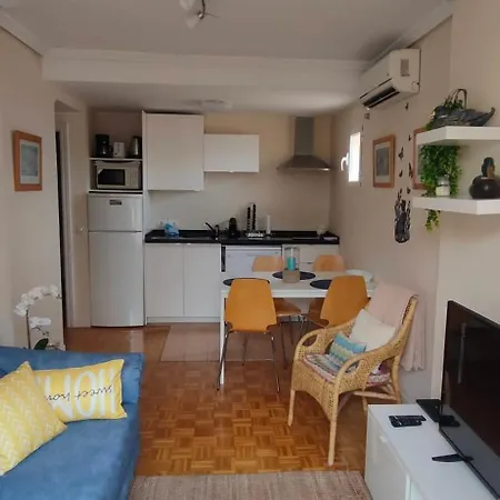 Bright And Cozy Penthouse 8' From Calle Larios Appartement Málaga